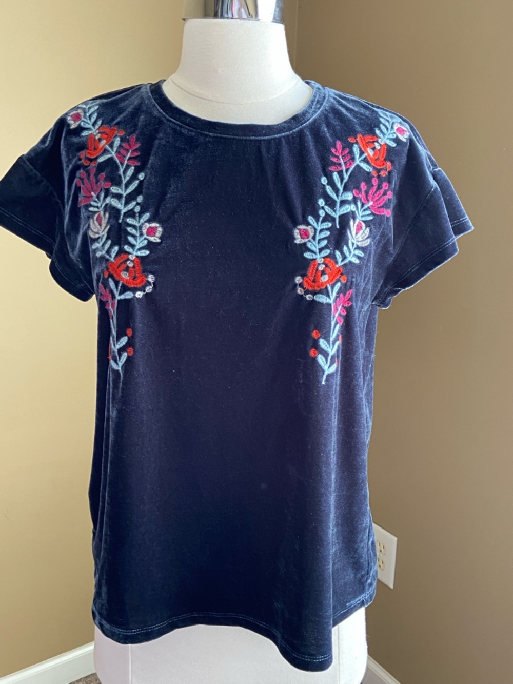 THML Embroidered Floral Navy Velvet Top- XSmall,‎ Festival, Boho